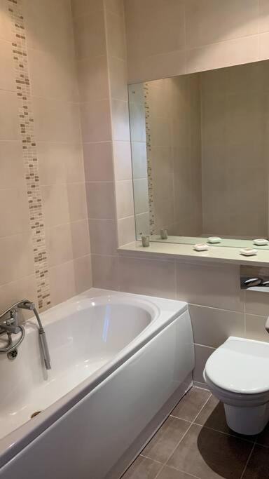 3 Bedroom Penthouse Apartment In Larne Exterior photo