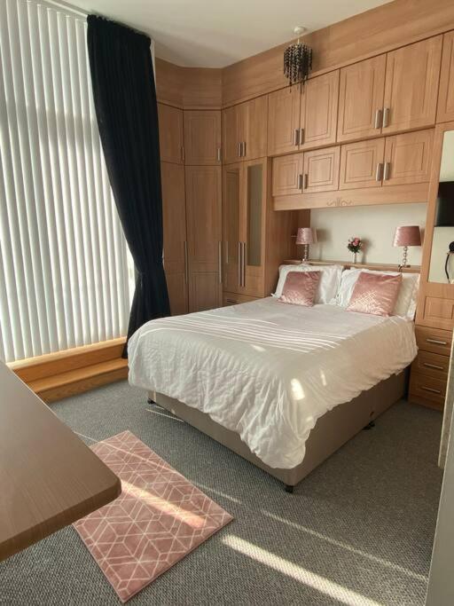 3 Bedroom Penthouse Apartment In Larne Exterior photo