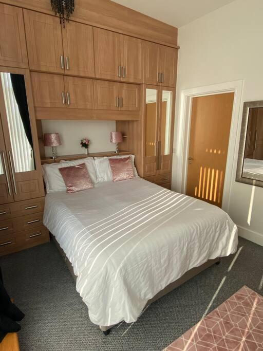 3 Bedroom Penthouse Apartment In Larne Exterior photo